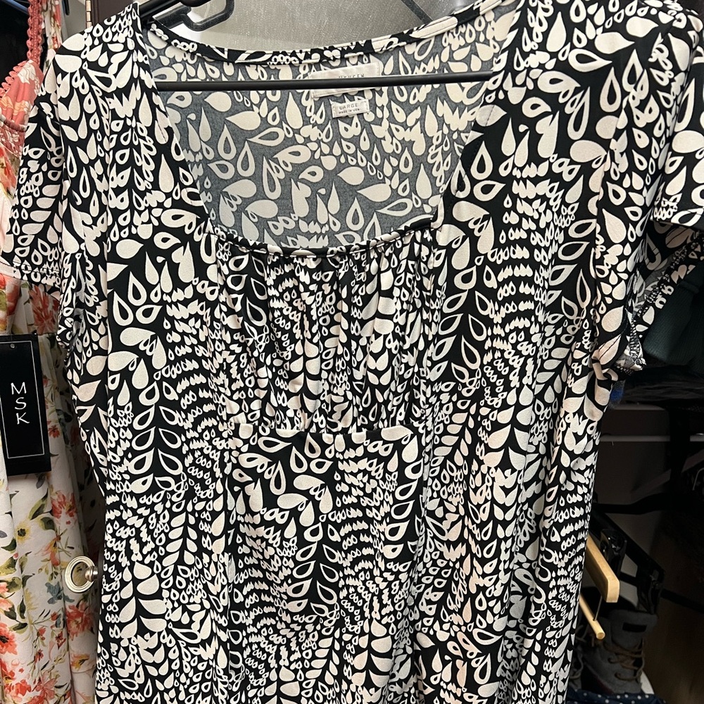 Women’s dress shirt
